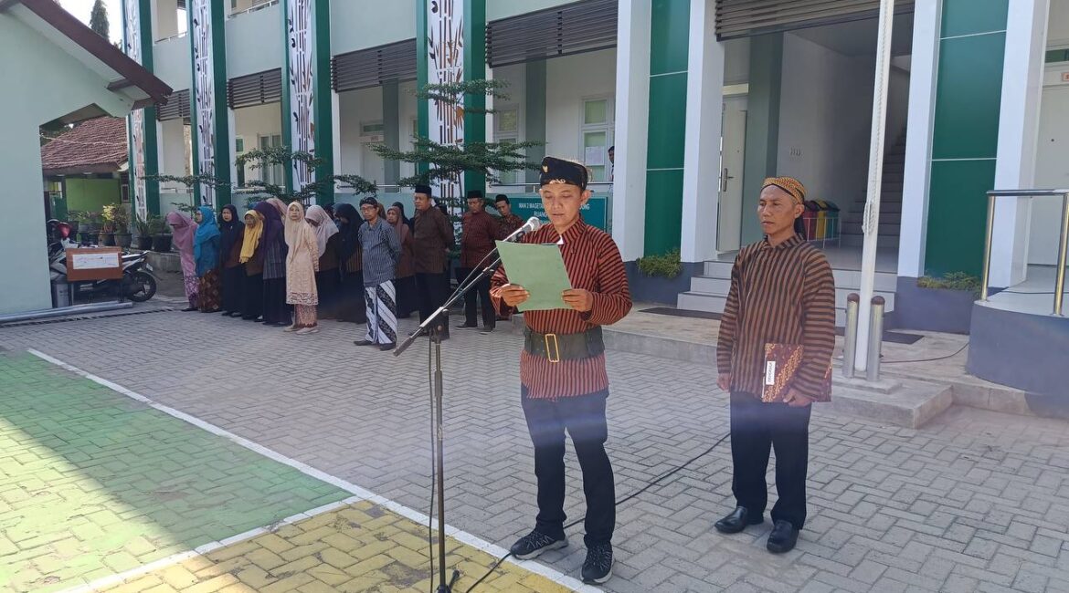 photo_6064283519338351972_y