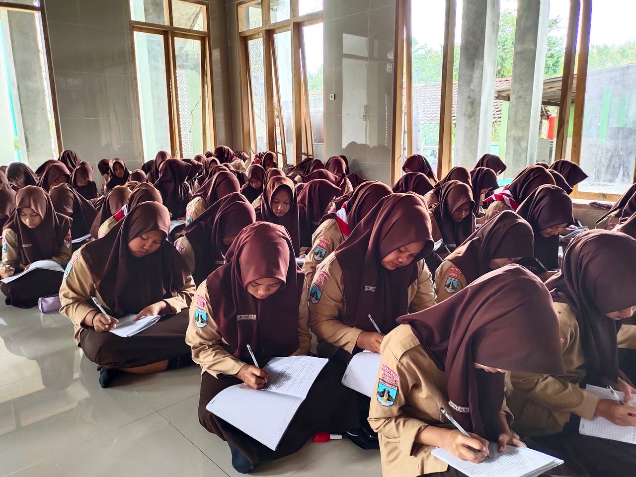 photo_6073269020418313655_y