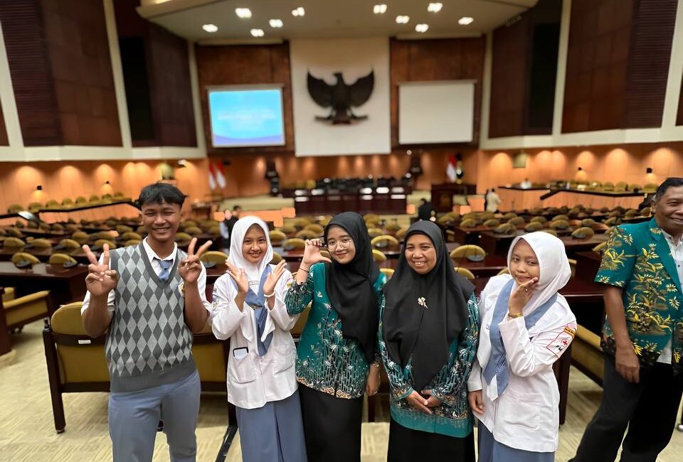 photo_6100330668752571389_y