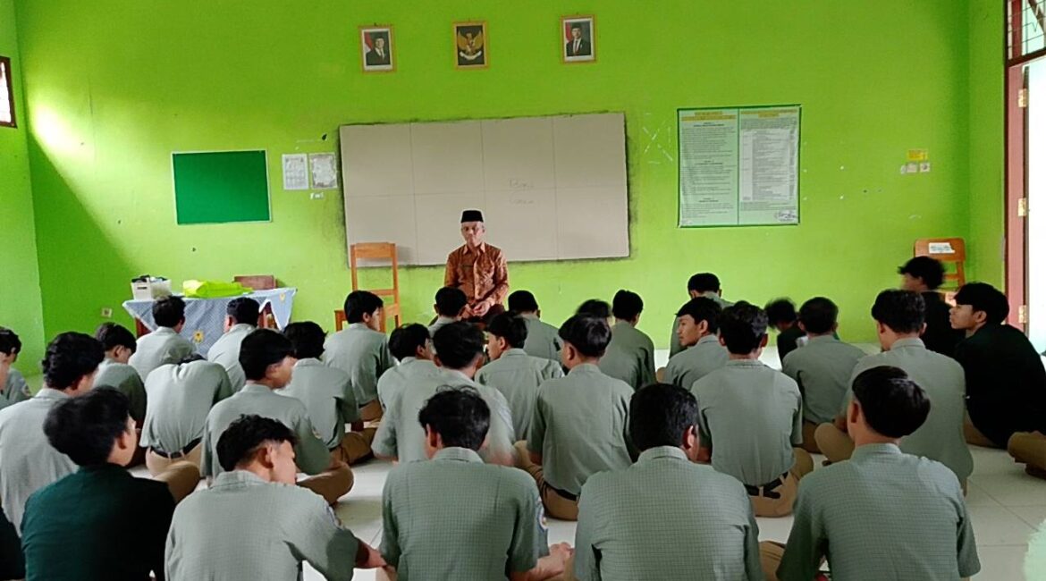 photo_6159074517007928856_y